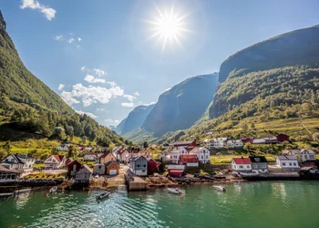 Fjordzauber und Zugabenteuer in Norwegen