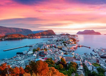 Herbstzauber im norwegischen Farbenrausch